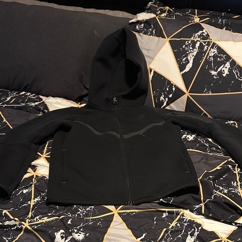 Boys black Nike tech jacket